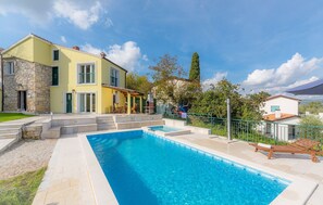 3 bedrooms - Ana in Karojba With 3 Bedrooms and 3 Bathrooms (Karojba)