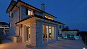 Unclassified image, 3 of 25, button - Lurda in Linardi i With 4 Bedrooms and 2 Bathrooms (Krk)
