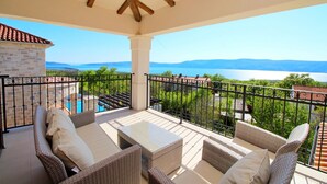 Unclassified image, 5 of 25, button - Lurda in Linardi i With 4 Bedrooms and 2 Bathrooms (Krk)