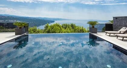 Titanium in Opatija With 3 Bedrooms and 3 Bathrooms
