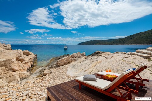 Vis in Vis With 4 Bedrooms and 4 Bathrooms