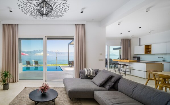 Villa | 4 bedrooms - Acadia E in Slatine With 4 Bedrooms and 2 Bathrooms (Split)