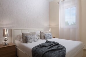 Villa | 4 bedrooms - Tireli in Kr an With 4 Bedrooms and 4 Bathrooms (Krsan)