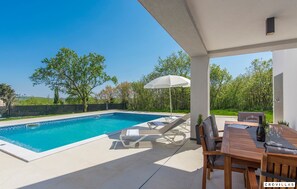 Villa - Lucija in Mar ana With 3 Bedrooms and 3 Bathrooms (Marcana)