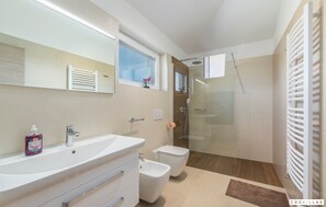 Casa, para fumadores | 3 habitaciones 