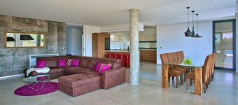 Aria in Vi Njan With 5 Bedrooms and 4 Bathrooms
