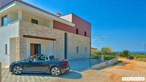 Villa | 5 bedrooms - Aria in Vi Njan With 5 Bedrooms and 4 Bathrooms (Visnjan)