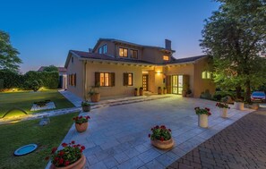 Biệt thự | 5 phòng ngủ 