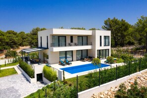 House, Smoking | 4 bedrooms