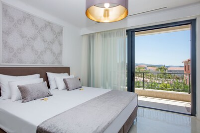 Spuga in Brodarica With 4 Bedrooms and 4 Bathrooms