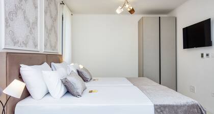 Spuga in Brodarica With 4 Bedrooms and 4 Bathrooms