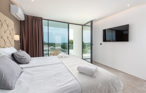 House, Smoking - C in Li Njan With 4 Bedrooms and 4 Bathrooms (Liznjan)