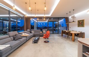 4 bedrooms - C in Li Njan With 4 Bedrooms and 4 Bathrooms (Liznjan)