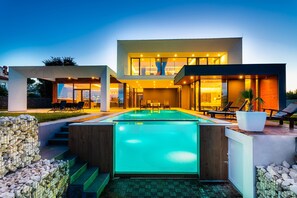 Villa | 4 bedrooms - C in Li Njan With 4 Bedrooms and 4 Bathrooms (Liznjan)