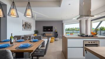 House, Smoking | 4 bedrooms