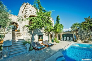 Villa | 8 dormitorios