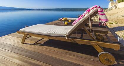 Jasmin in Posedarje With 3 Bedrooms and 1 Bathrooms