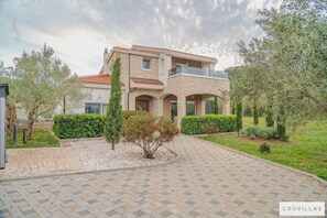 Villa | 3 bedrooms - Furesta in Tkon Island Pa man (Pasman)