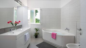 House, Smoking | 3 bedrooms
