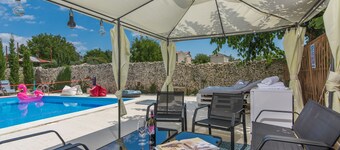 Scuola Roveria in Jur i i