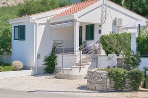 Villa | 2 bedrooms - Roza in Gornja Podstrana (Podstrana)