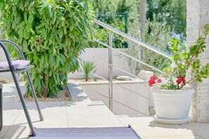 Villa | 2 bedrooms - Roza in Gornja Podstrana (Podstrana)