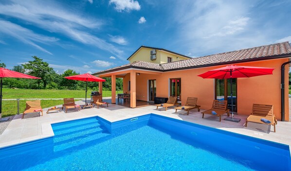 Villa, fumadores | 3 dormitorios