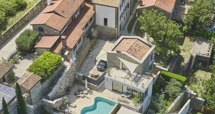 Monte in Momjan With 4 Bedrooms and 4 Bathrooms