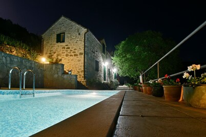 Dol in Postira With 3 Bedrooms and 2 Bathrooms