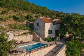 Room - Dol in Postira With 3 Bedrooms and 2 Bathrooms (Postira)