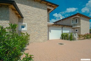 House, Smoking | 4 bedrooms - Lume in Tar-vabriga With 4 Bedrooms and 4 Bathrooms (Tar-Vabriga)