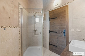 Casa, para fumadores | 5 habitaciones