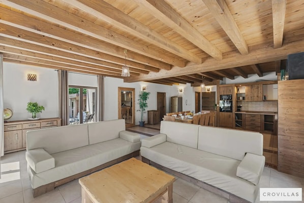 Casa, para fumadores | 5 habitaciones