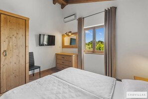 Villa | 5 bedrooms - Dali in Svetvin Enat (Svetvincenat)