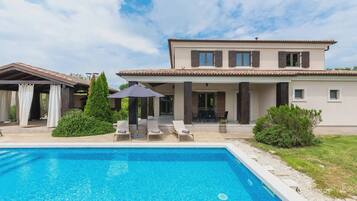 House, Smoking | 5 bedrooms