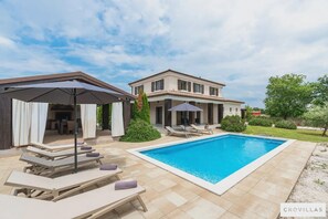 Villa | 5 bedrooms - Leonardo in Svetvin Enat (Svetvincenat)