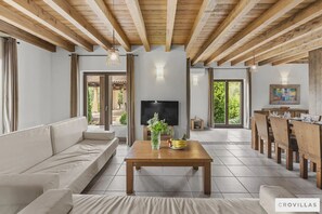 Villa | 5 bedrooms - Leonardo in Svetvin Enat (Svetvincenat)