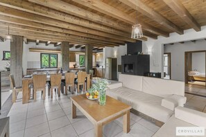 Villa | 5 bedrooms - Leonardo in Svetvin Enat (Svetvincenat)