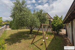 Villa | 5 bedrooms - Dante in Svetvin Enat (Svetvincenat)