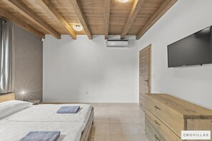 Villa | 5 bedrooms - Dante in Svetvin Enat (Svetvincenat)