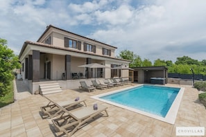 House, Smoking | 5 bedrooms - Dante in Svetvin Enat (Svetvincenat)