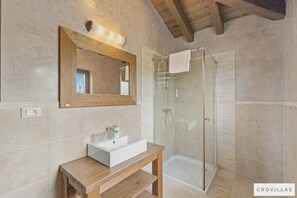 House, Smoking - Dante in Svetvin Enat (Svetvincenat)