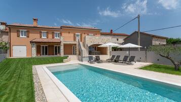 House, Smoking | 3 bedrooms