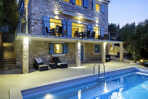 Villa | 5 bedrooms - Marceline in Prvi Luka (Vodice)