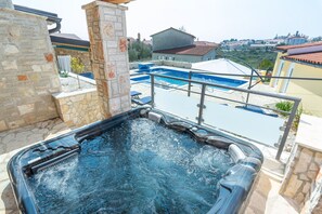 Villa - Kalista in Betiga With 4 Bedrooms and 3 Bathrooms (Vodnjan)