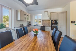 Villa | 4 bedrooms - Laura An in Dekli i (Kastelir-Labinci)