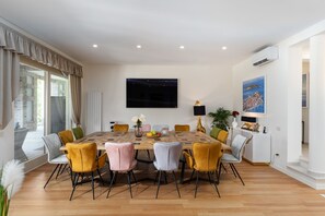 Villa | 5 bedrooms - Lionea in Porec With 5 Bedrooms and 2 Bathrooms (Porec)