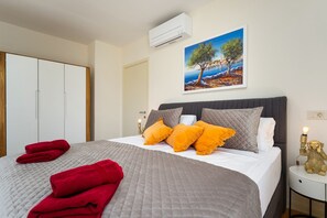 Villa | 5 bedrooms - Lionea in Porec With 5 Bedrooms and 2 Bathrooms (Porec)