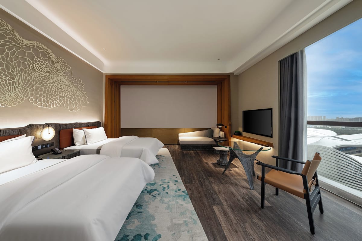 Down duvets, memory-foam beds, minibar, in-room safe