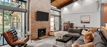  Sleeps 16 @ Shanty Creek; Chain of Lakes; Beach Access; Pool Access